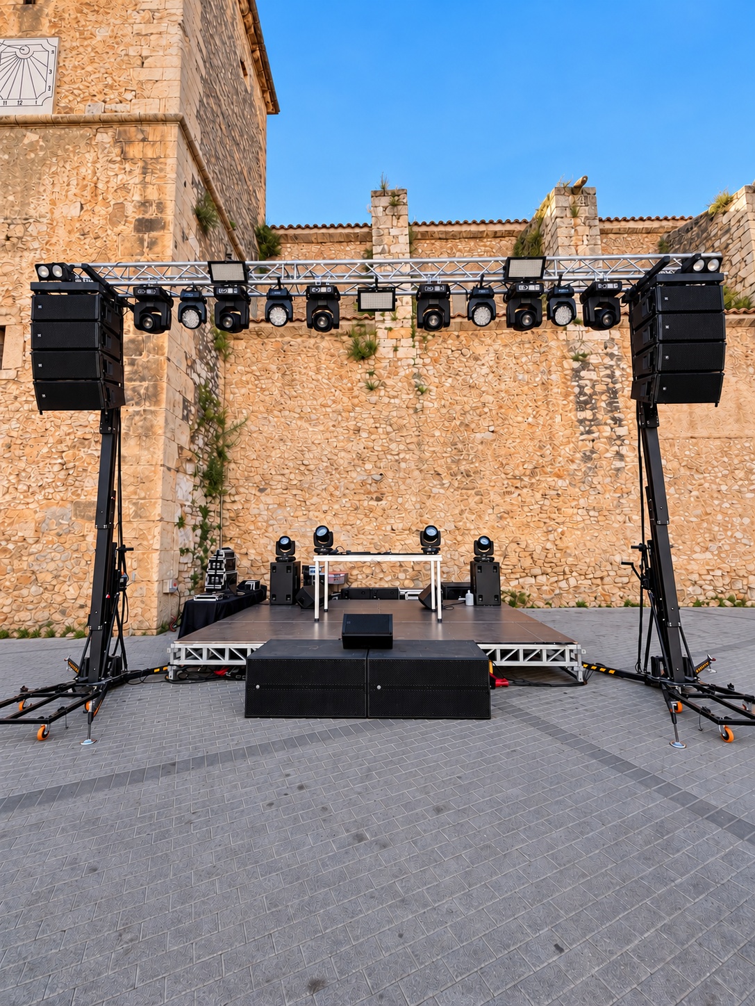 AT PRO EVENTS · muntatge-net-v3